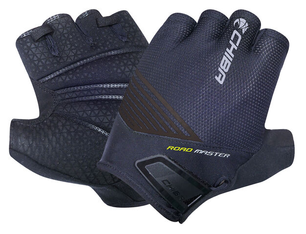 Chiba Roadmaster Active-Line Mitt in Black click to zoom image