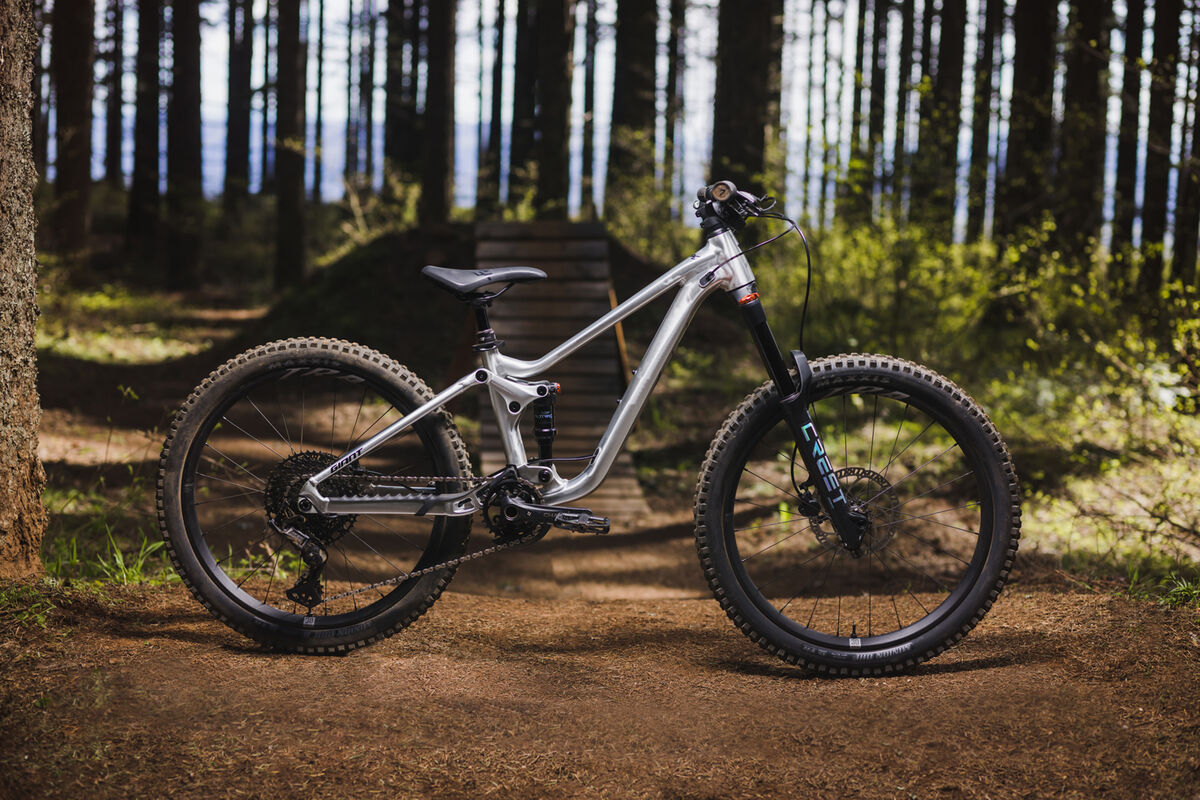 GIANT Faith 24 :: £2399.00 :: Childrens Bikes :: 24